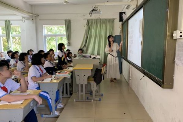 黑牛白角是指什么生肖