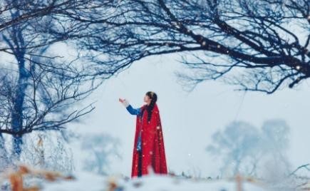 你能不能再爱我一遍像以前,以前你都是热烈是什么歌名？