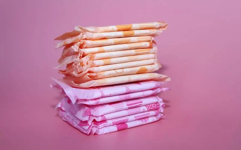 滇西北支教团40多名老师带着六千片卫生巾上大山，如何看这暖心的行为？