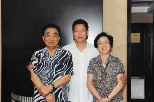 鲍国安的儿子是谁