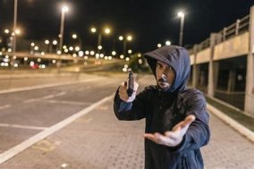 亡命之徒是什么意思