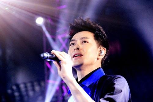 林志颖和林心如当初是怎么在一起的呢，有过影视合作吗？