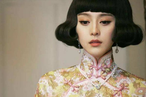 请问交际花是什么意思？