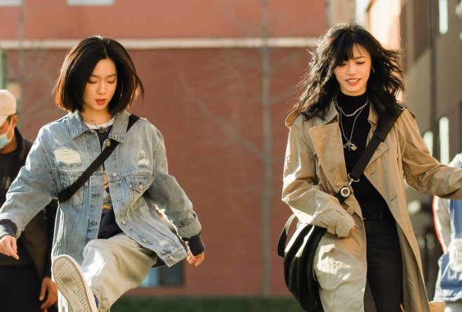 摇滚狂花剧情介绍