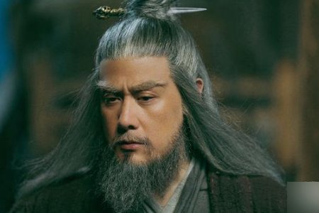 《雪中悍刀行》中,李淳罡和王仙芝谁更厉害呢?