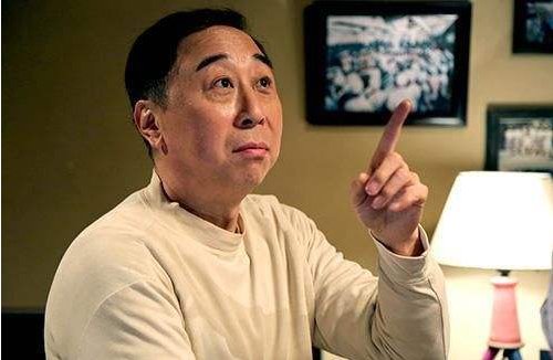 求春晚小品笑谈人生里，冯巩说的那首诗的完整版