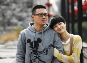 电视剧老严有女不愁嫁里面小灿装被狗咬是那一集