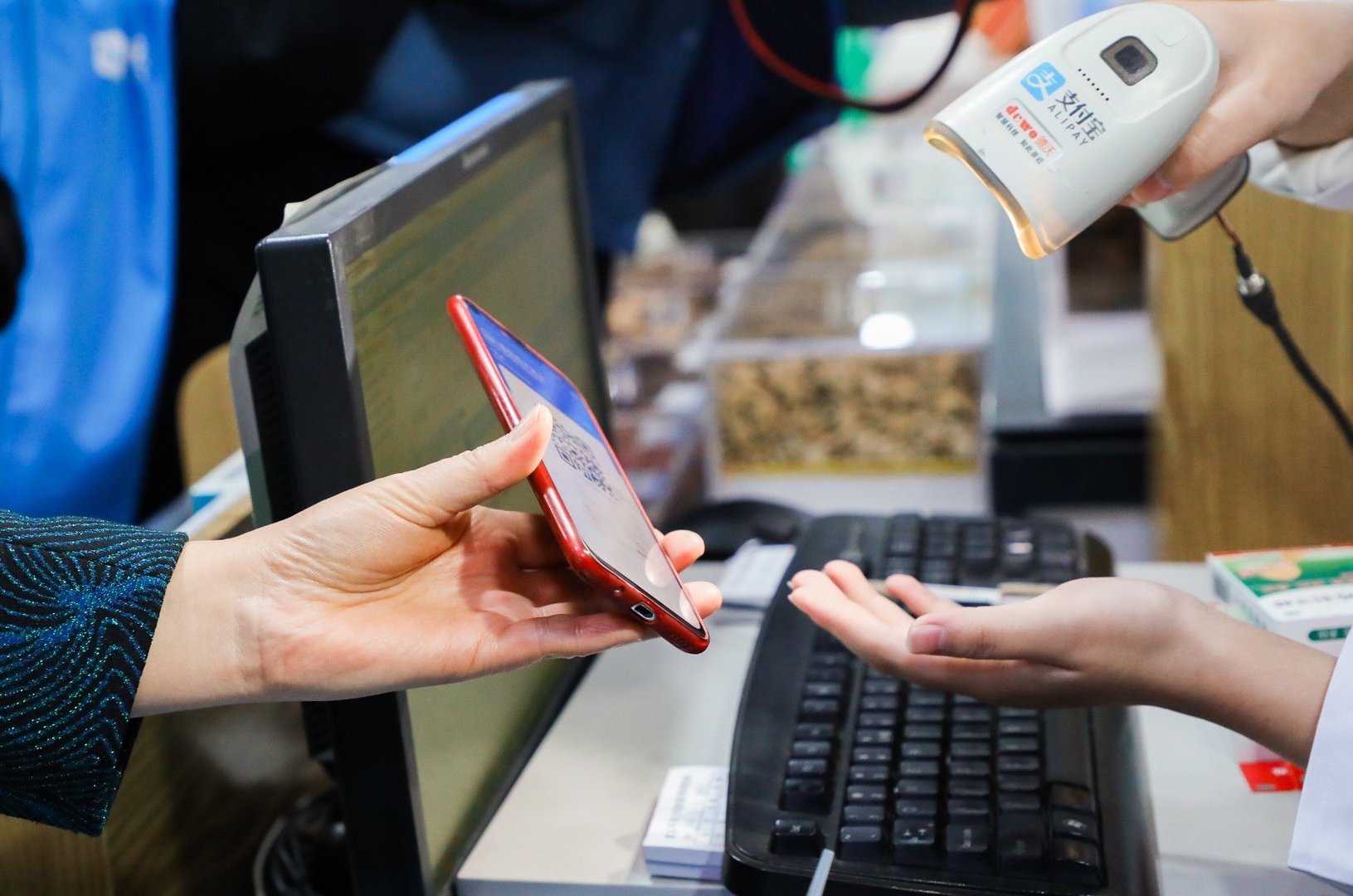 全国医保电子凭证用户突破6亿，电子医保凭证是否给人们的生活带来了便利？