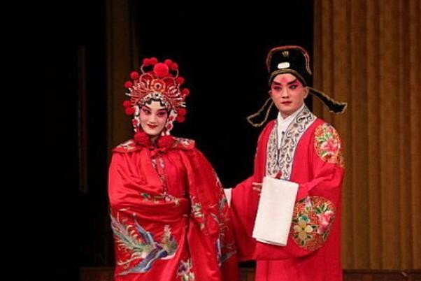 在京剧艺术中诸葛亮只有在哪出戏中才会有抖袖的身段表演