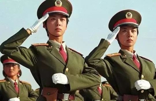 同志们好,首长好。同志们辛苦了,为人民服务。这句话来历?(谁发明的?)