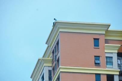 广西男子一天内多次轻生均被救，该名男子到底遭遇了什么？