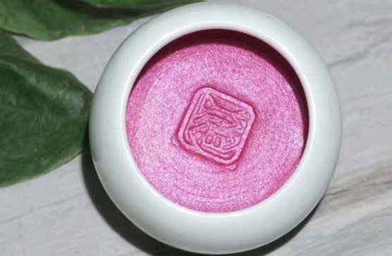 古代女性化妆用的胭脂，是得名于地名还是植物名？