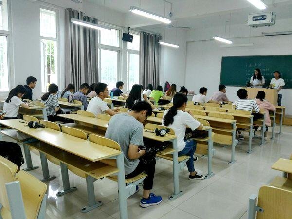 英语四级需要身份证吗？