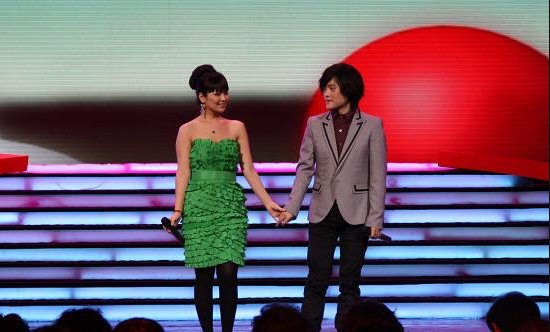 我还是说不出来,我还是在等待 是什么歌