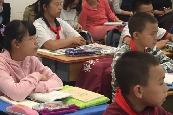 杭州东南中学是公办还是民办的啊？