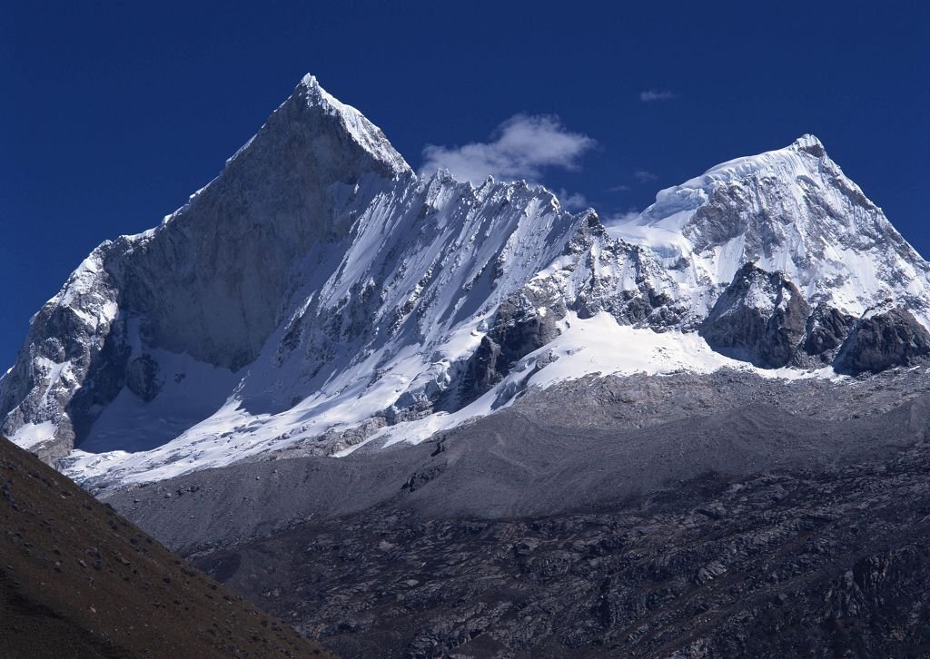 “崇山峻岭”的“峻”是什么意思？