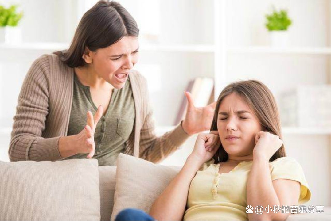 跟青春期的女儿吵架已经三天没有讲话了,作为家长该破冰与孩子沟通?