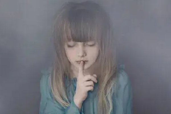 喜怒不形于色什么意思