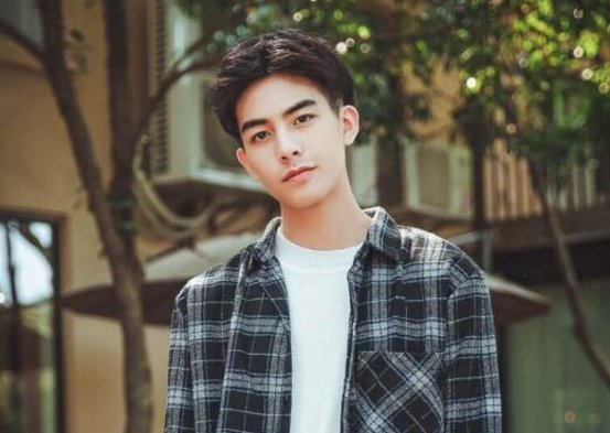 宋威龙真的是99年的吗？