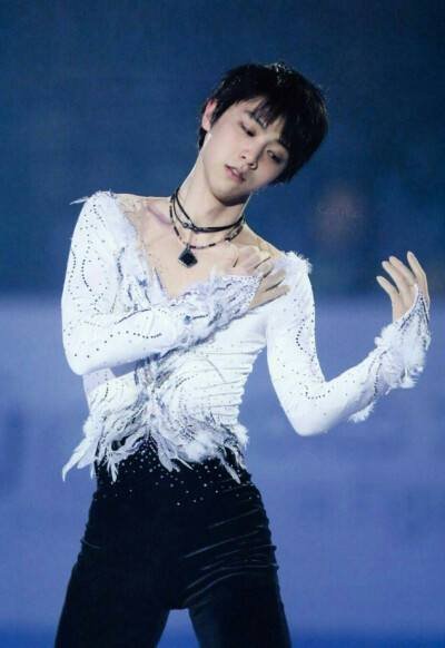 记者提失去冠军光环戳痛点，羽生结弦是如何高情商回应的？