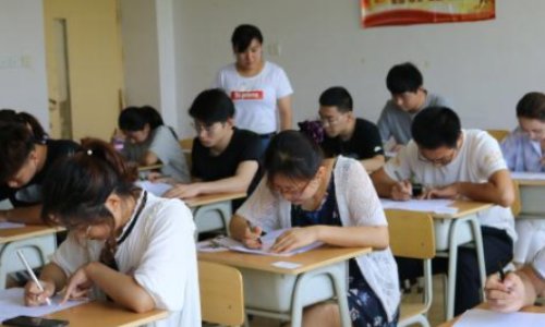 网上怎么查英语四级分数？或者发短信也可以？