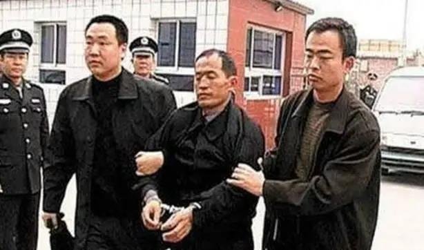 历史上的四位残忍至极的杀人犯，先后杀死300多人的是谁？