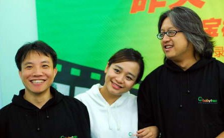 我要找有下面歌词的歌𡿨宝贝你是一个礼物，宝贝你是一个小树