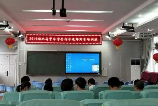 北大青鸟的学费大概是多少啊？