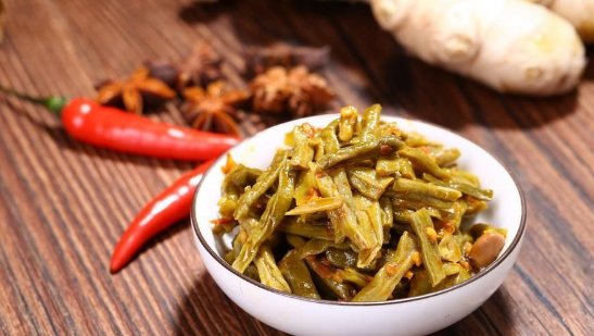 咸菜中的亚硝酸盐用水泡，能泡出来吗