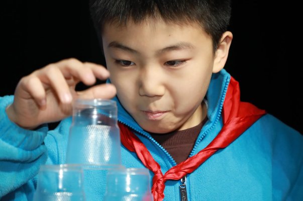 屏息的拼音怎么读