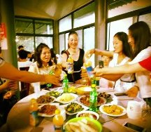 山东舰副舰长说航母会向公众开放,此次向公众开放是出于什么考虑?