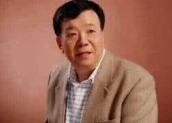 结婚当天是让亲生父亲上台还是继父上