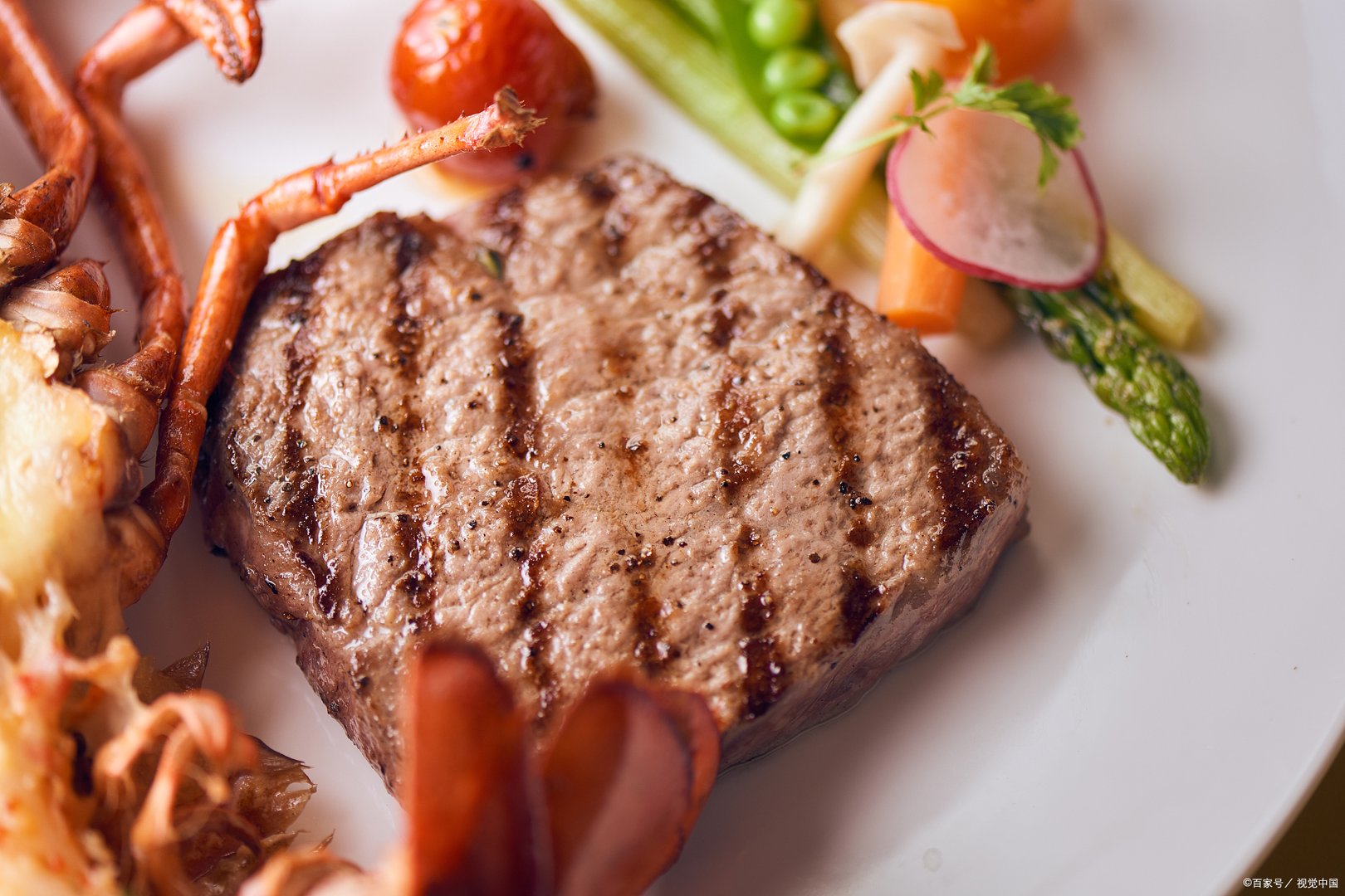 西方人吃的牛排，其实起源于亚洲？为什么我们亚洲人不习惯吃牛排？