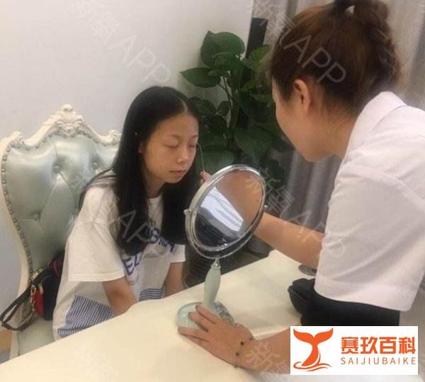 如何看待高考结束后扎堆割双眼皮，其中男生占比 20%？