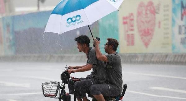 平顶山暴雨亲历者:雨不停不敢睡