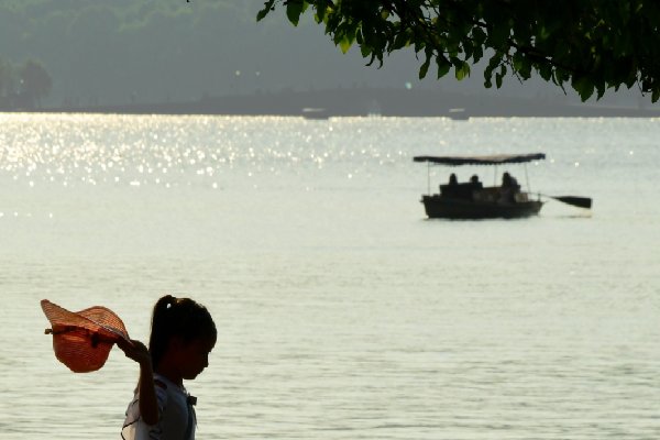 烈日炎炎的拼音