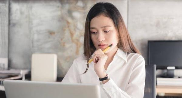 儿媳妇年入百万，但特别懒，什么都让我儿子干，我很心疼怎么办？