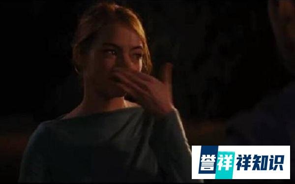 成年人卑微的瞬间，让人无奈又心疼