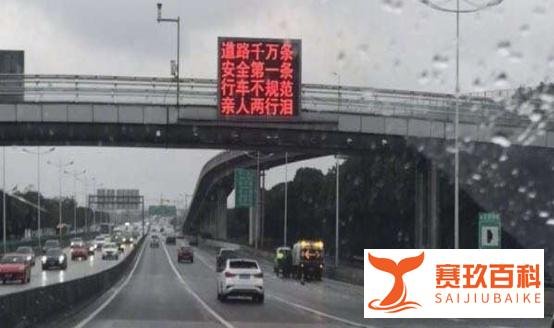 《流浪地球》票房超《复联3》，口碑票房逆袭