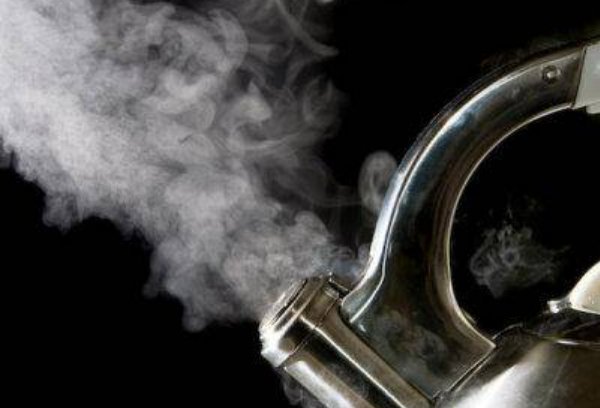 堵住滚烫的白色的浑浊