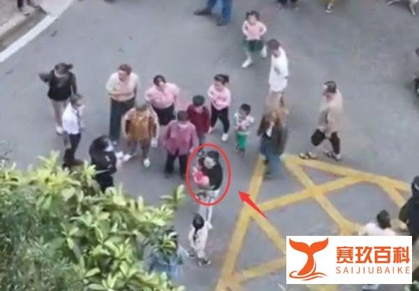 悲剧！父母出门做核酸重庆一3岁男童坠楼，更多细节曝光