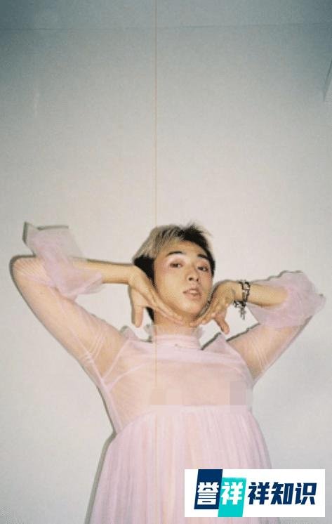 伊能静儿子再晒女装，穿彩虹衣、开同性恋派对，配文疑似宣布出柜