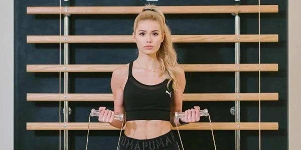 帕梅拉刘畊宏跟练一个月对比