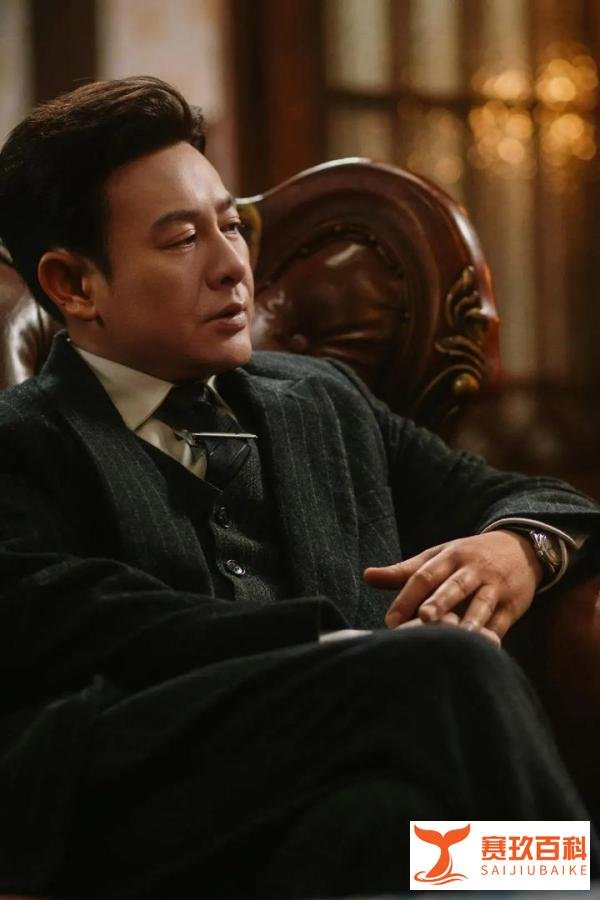 知名男演员陷舆论风波后首次现身，“家暴”“假慈善”“税务问题”？多名导演曾发文力挺！