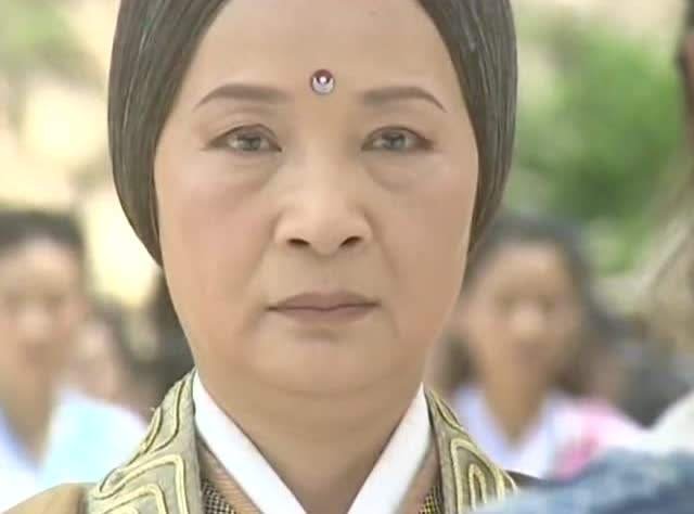 倚天剑为何一开始就在灭绝师太手里？