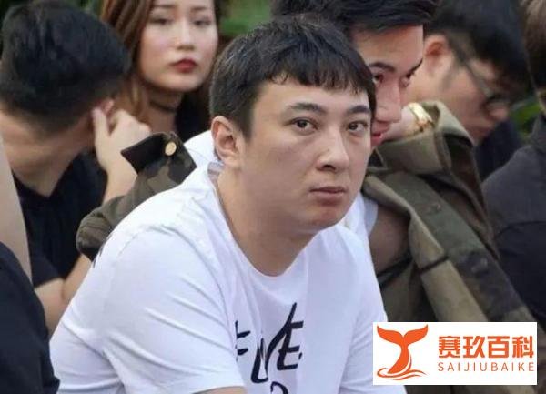 伊利“700元一箱牛奶”：司机赔偿2095元，王思聪发文讽刺:有毒！