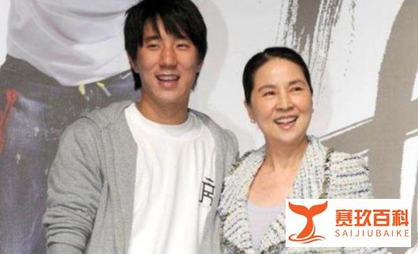 成龙方否认与林凤娇婚变：根本没有的事！