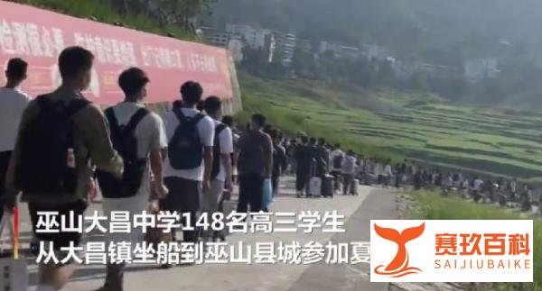 你以为学子参加高考一帆风顺，他们却是”乘风破浪“，网友：好难