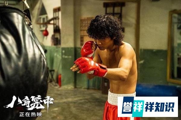 王宝强亲临灾区！车队送物资，朴实形象再次感动众人！