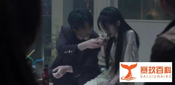 《扫黑风暴》：你知道孙兴为什么要让徐英子咬住大理石茶几么？